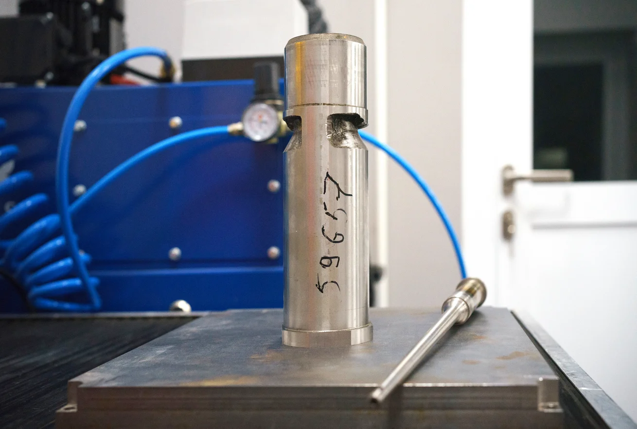 Konformalus au&scaron;inimas. Plieninių detalių 3D spausdinimo bandymai