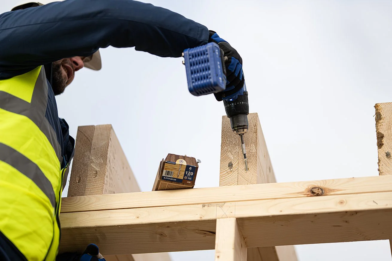 łączenie element&oacute;w drewnianych