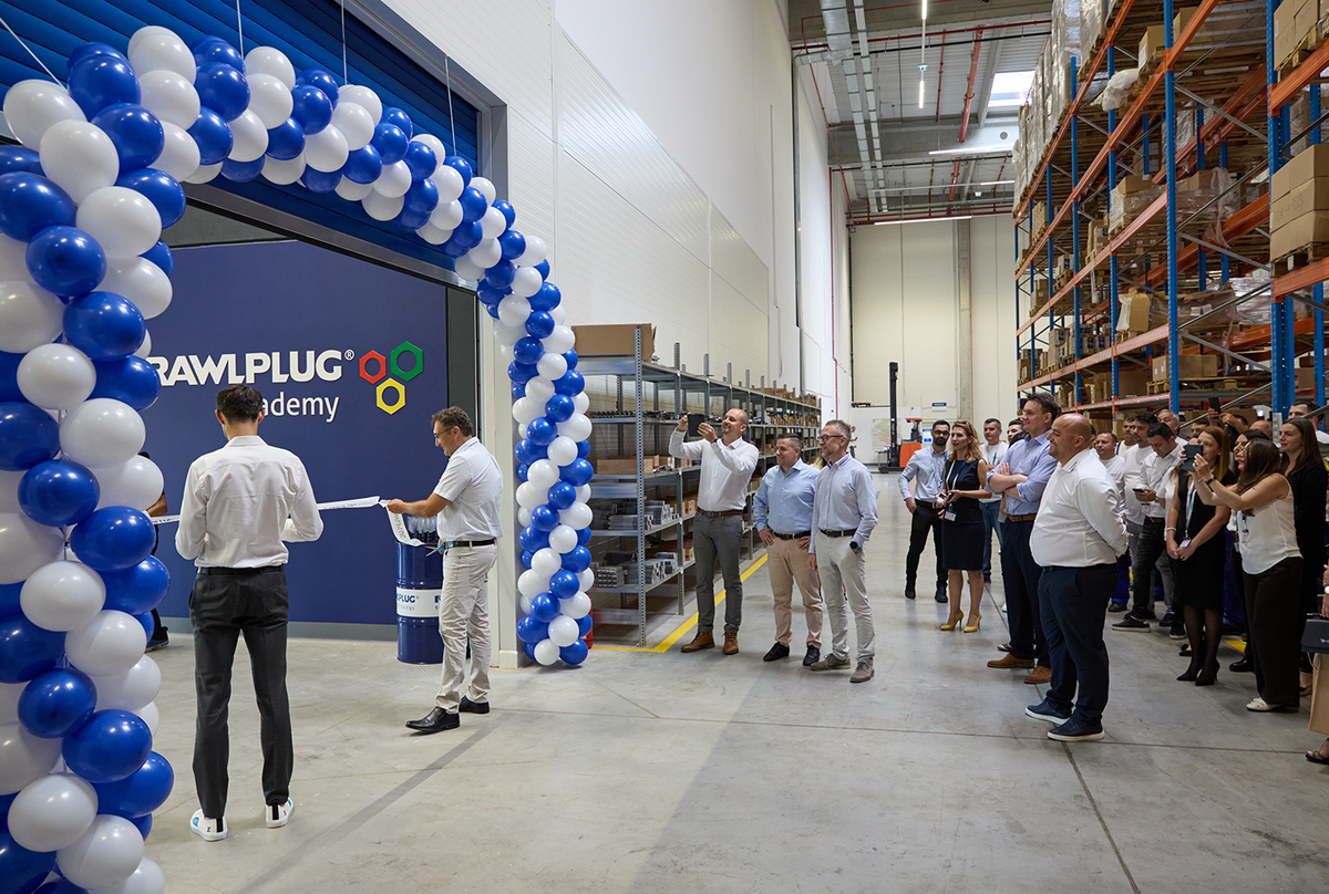 Nauja būstinė ir „Rawlplug“ akademijos atidarymas Rumunijoje