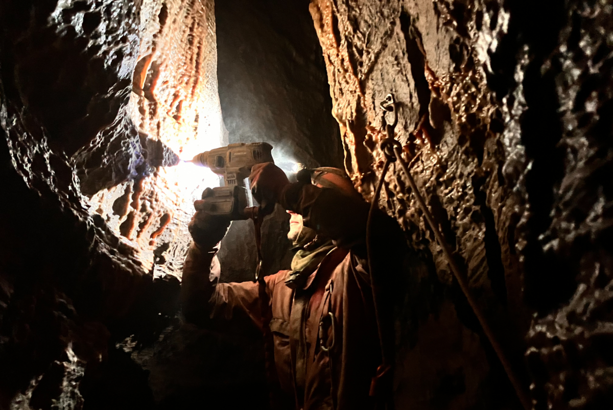 Ekstremalus išbandymas: Rawlplug produktai urvų tyrinėjimuose