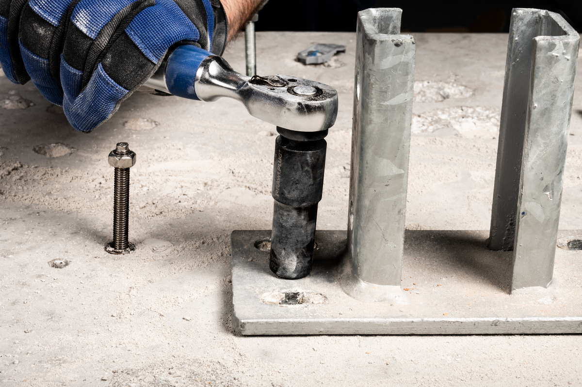 Tvirtinimas plieniniais ankeriais