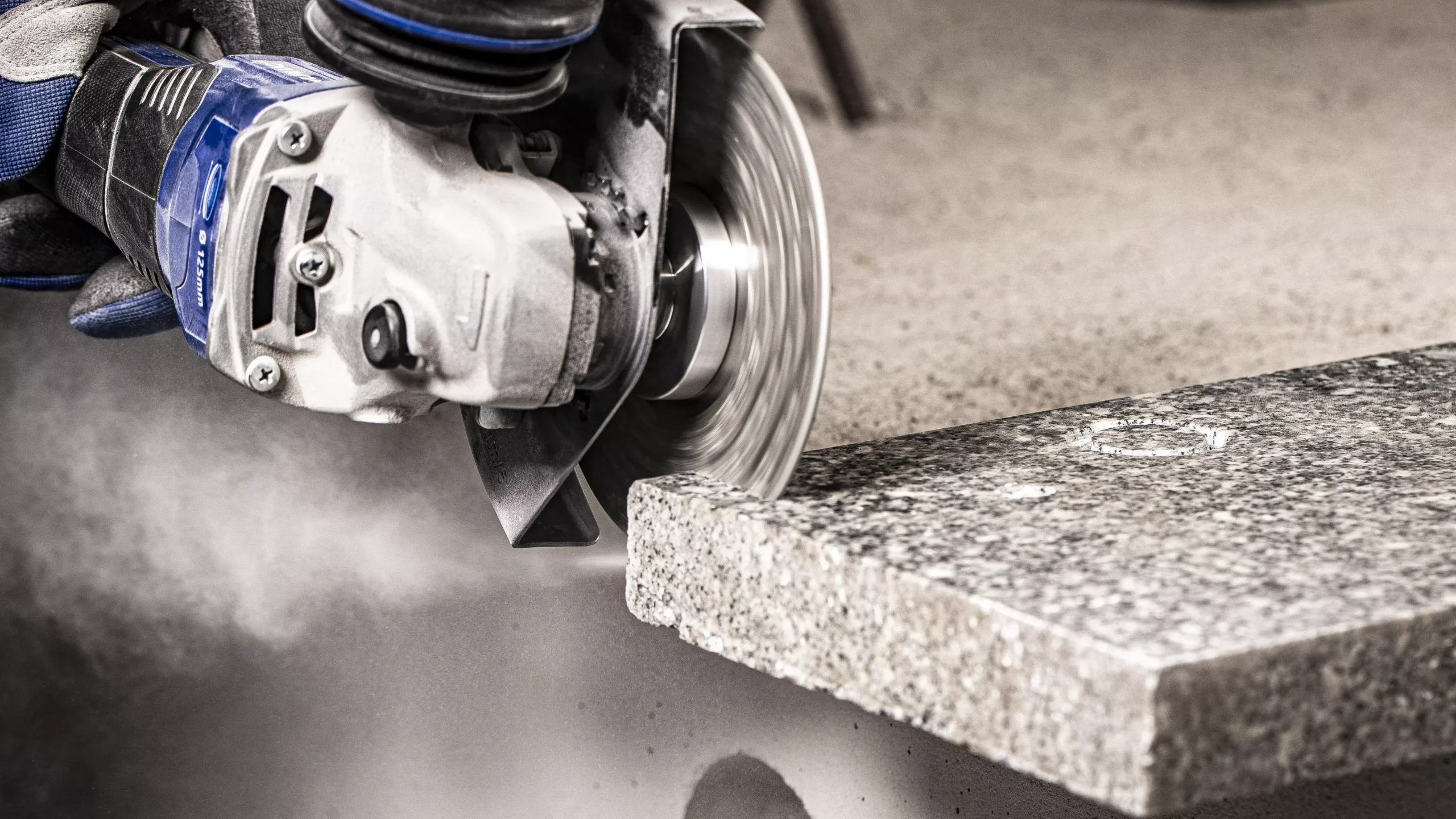18 V RawlGRINDER 125 mm Kampinis šlifuoklis su mentiniu jungikliu ir greičio reguliavimu. Rinkinys su RawlCASE, be baterijų – plastikinis lagaminėlis – 1 vnt. - Image 4