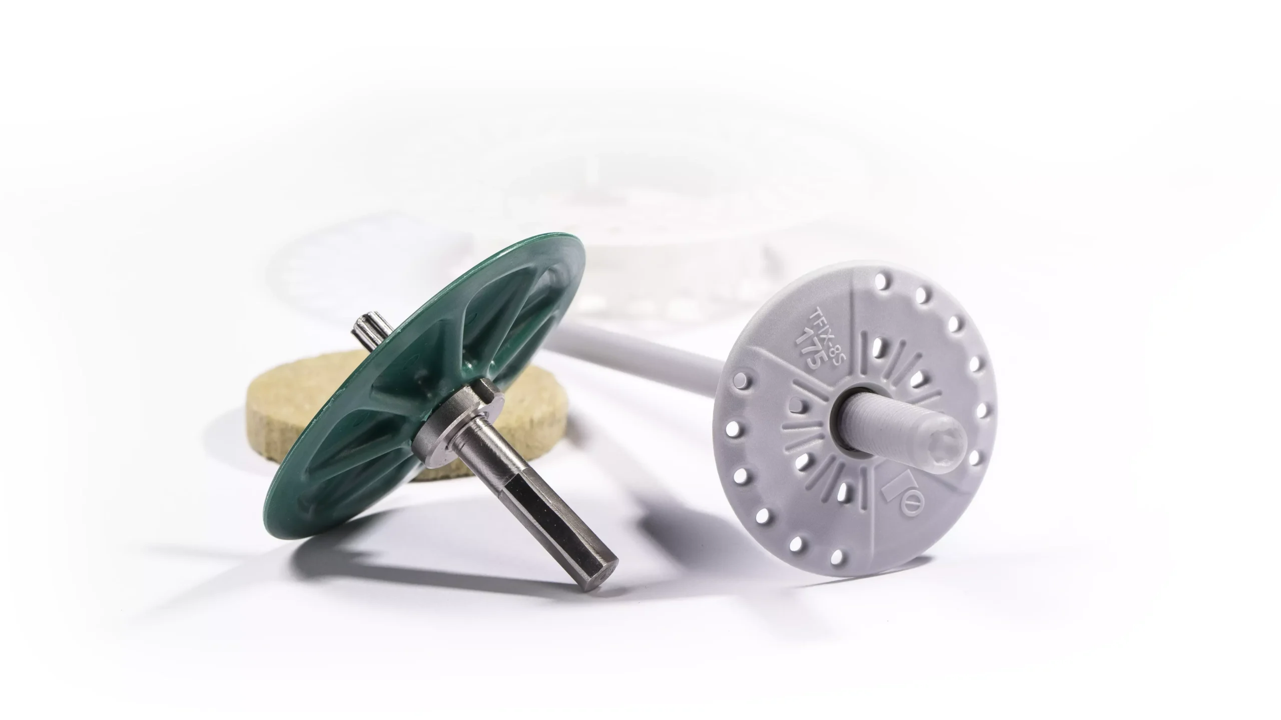 Universalus fasado kaištis su įsukamu metaliniu kaiščiu R-TFIX-8S-A2 135x mm – kartoninė dėžė – 200 vnt. - Image 4