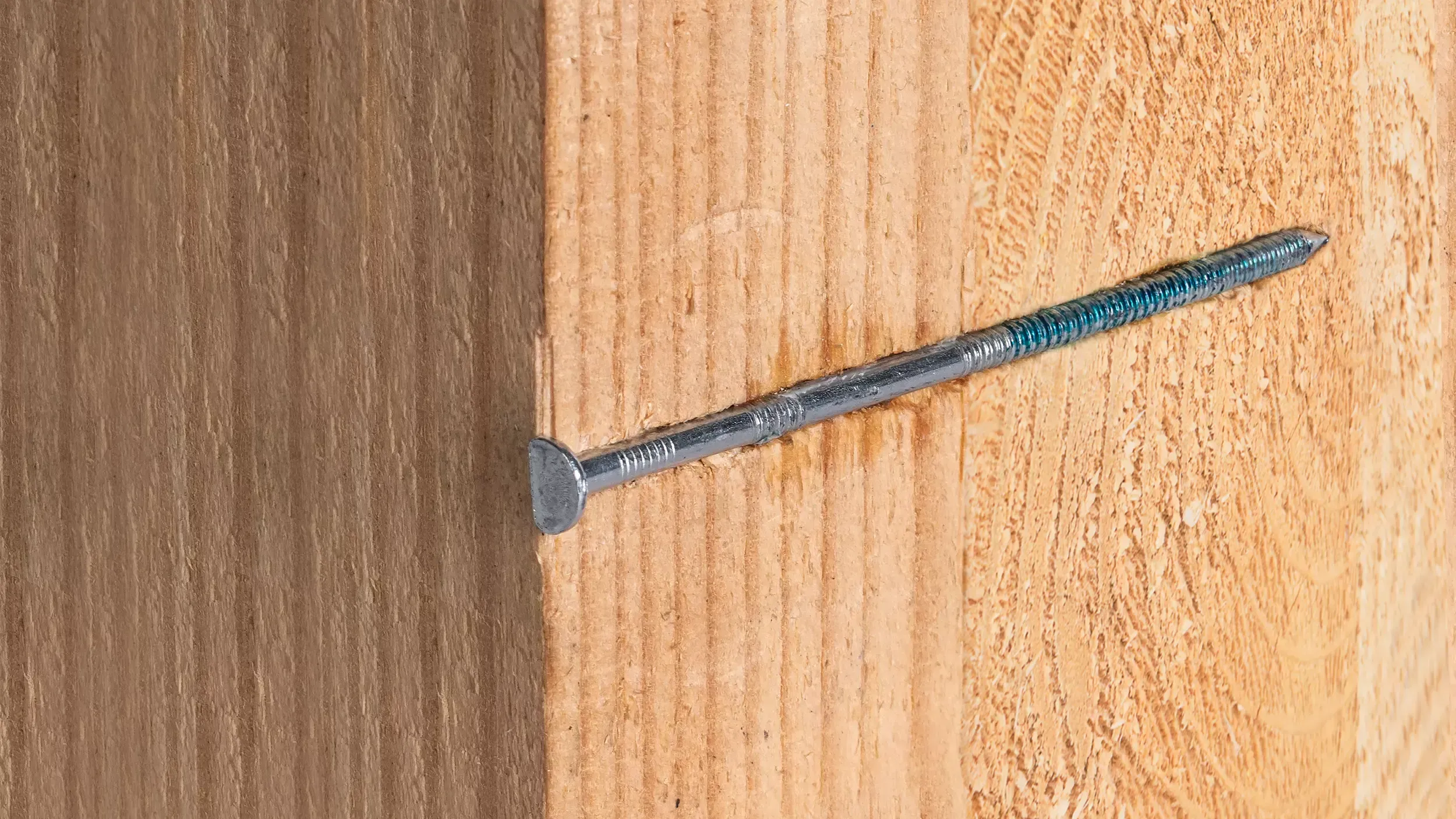 2,8 × 63 mm žiedinės vinys cinkuotos + 1 dujos + 1 žalias vožtuvas WW90CH vinių įkalimui – kartoninė dėžė – 1100 vnt. - Image 4