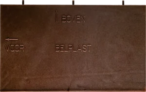 Vėdinimo dėžė sumuštinėms sienoms, montuojama vertikaliai tarp plytų, balta – etiketė – 1 vnt.